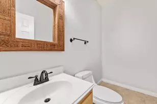 607 Travis St, Webster, TX 77598 - Photo 16