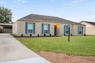 13914 Oakwood Ln, Sugar Land, TX 77498 - Photo 2