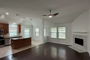 203 Fairwind Trail Dr, The Woodlands, TX 77385 - Photo 6