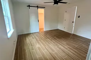 302 Moody St, Houston, TX 77009 - Photo 6