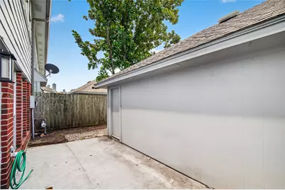 1253 El Camino Village Drive, Webster, TX 77058 - Photo 36