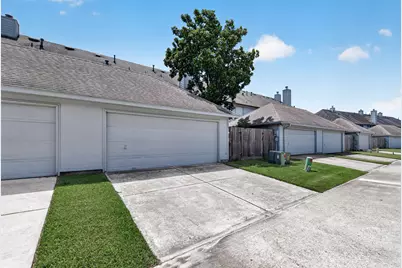 1253 El Camino Village Drive, Webster, TX 77058 - Photo 38