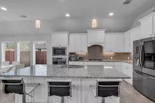 166 Painted Trillium Dr, Conroe, TX 77304 - Photo 10