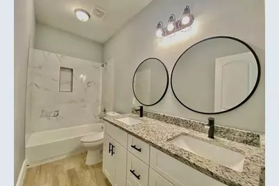 5754 Reed Rd #B, Houston, TX 77033 - Photo 8