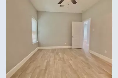 5754 Reed Rd #B, Houston, TX 77033 - Photo 4