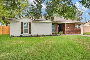 5438 Novak Ct, Danbury, TX 77534 - Photo 1
