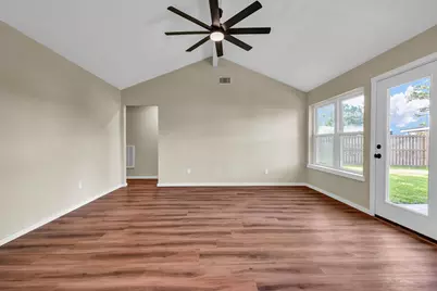 5438 Novak Court, Danbury, TX 77534 - Photo 4