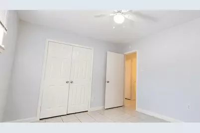 7818 Oak Knoll Lane Lane #A, Houston, TX 77028 - Photo 12