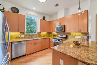 1802 W 14th 1/2 Street, Houston, TX 77008 - Photo 6