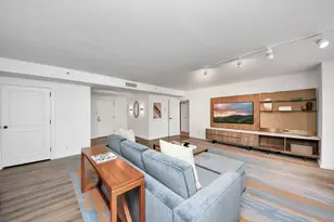 1300 Lamar St, Houston, TX 77010 - Photo 8