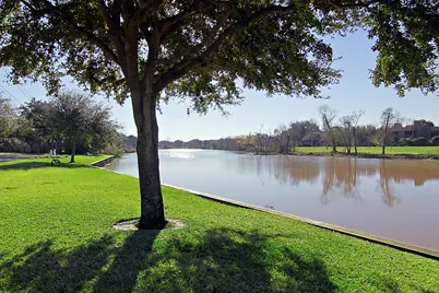 85 Crestwood Circle, Sugar Land, TX 77478 - Photo 20