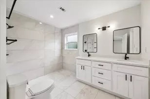 12118 Perthshire Rd, Houston, TX 77024 - Photo 14