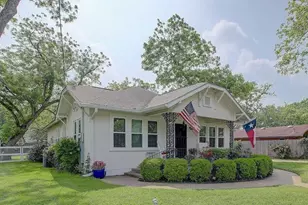 242 S Franklin St, La Grange, TX 78945 - Photo 2