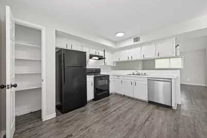 427 Hollyvale Drive #20, Houston, TX 77060 - Photo 2