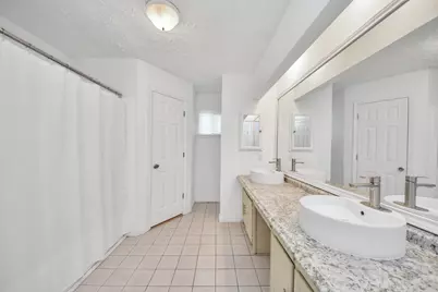 12807 Crystal Cove Drive, Houston, TX 77044 - Photo 22