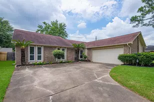 2838 Colony Dr, Sugar Land, TX 77479 - Photo 2