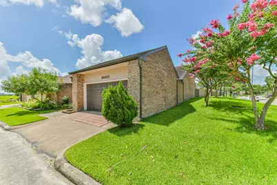 16802 Hartwood Way, Houston, TX 77058 - Photo 2