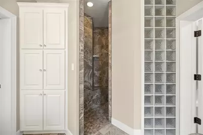 2051 Hillview Road, Bellville, TX 77418 - Photo 22