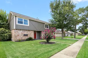 13823 Ivymount Dr, Sugar Land, TX 77498 - Photo 2