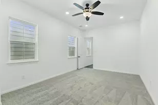 9902 Clark Rd, Houston, TX 77076 - Photo 16
