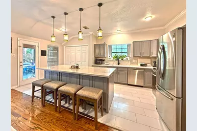 42 Village Knoll Place, The Woodlands, TX 77381 - Photo 8