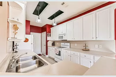 487 Folk Crest Lane, Dickinson, TX 77539 - Photo 12