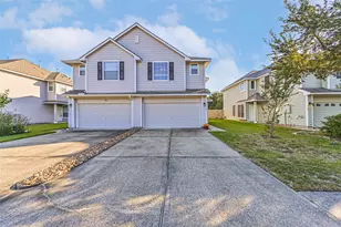 487 Folk Crest Ln, Dickinson, TX 77539 - Photo 2