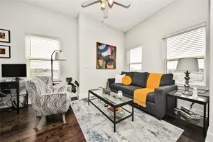 1011 Studemont St, Houston, TX 77007 - Photo 1