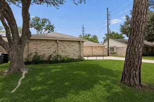 10411 Rabbit Oak Dr, Houston, TX 77065 - Photo 2