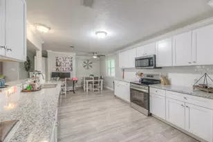 10978 Youpon St, Cleveland, TX 77328 - Photo 2