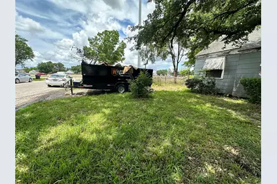 2015 Des Jardines Street, Houston, TX 77023 - Photo 10