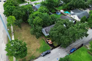 2015 Des Jardines St, Houston, TX 77023 - Photo 34