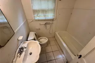 2015 Des Jardines St, Houston, TX 77023 - Photo 24