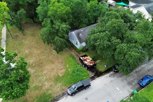 2015 Des Jardines St, Houston, TX 77023 - Photo 32