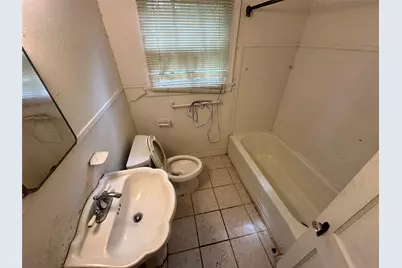 2015 Des Jardines Street, Houston, TX 77023 - Photo 24