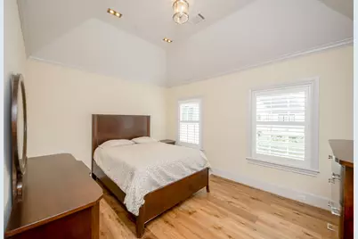 5410 Alder Circle, Bellaire, TX 77401 - Photo 32