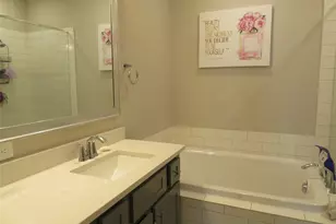 10962 Swang Link Dr, Houston, TX 77043 - Photo 14