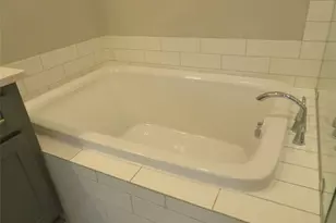 10962 Swang Link Dr, Houston, TX 77043 - Photo 8