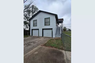 204 Holderieth Boulevard, Tomball, TX 77375 - Photo 1