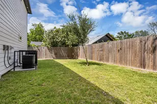 8529 Dosia St, Houston, TX 77051 - Photo 22
