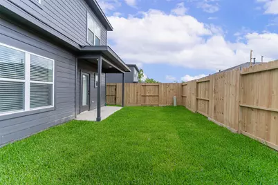 9916 Dipping Woods Street, Houston, TX 77076 - Photo 14