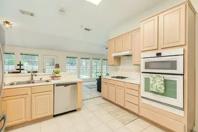105 Plum Circle, Lake Jackson, TX 77566 - Photo 6