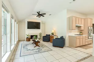 105 Plum Cir, Lake Jackson, TX 77566 - Photo 16