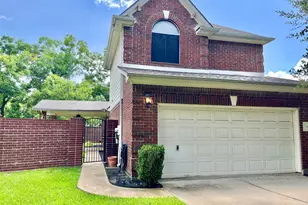 34 Grants Lake Cir, Sugar Land, TX 77479 - Photo 2
