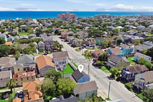 1310 19th St, Galveston, TX 77550 - Photo 2