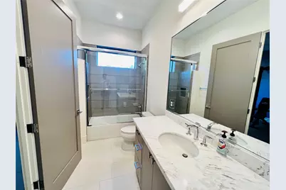922 T C Jester Boulevard, Houston, TX 77008 - Photo 20
