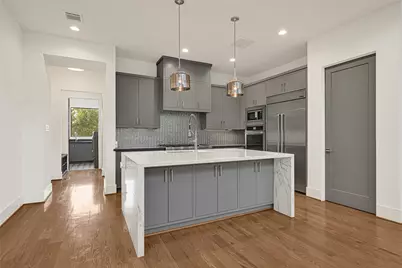 922 T C Jester Boulevard, Houston, TX 77008 - Photo 14