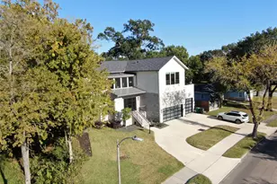 922 T C Jester Blvd, Houston, TX 77008 - Photo 4
