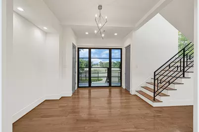 922 T C Jester Boulevard, Houston, TX 77008 - Photo 8