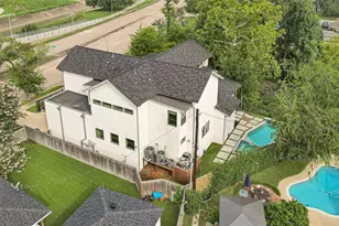 922 T C Jester Blvd, Houston, TX 77008 - Photo 46